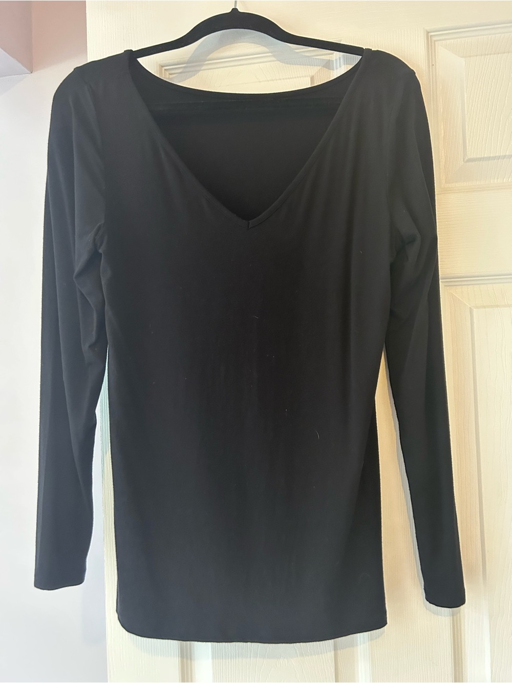 Black V-Neck Long Sleeve Women's Top